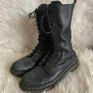 Dr Martens Boots 1B99